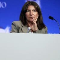 Dans le mille ! Anne Hidalgo offre un lapsus mémorable lors du lancement de campagne du candidat qui lui succède