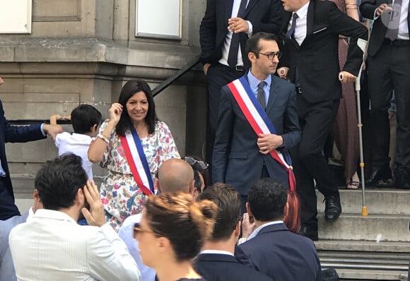 Exclusif - Anne Hidalgo (maire de Paris) et Rémi Féraud (maire du 10ème arrondissement de Paris) - Bruno Julliard (Premier Adjoint à la Maire de Paris chargé de la culture, du patrimoine, des métiers d'art, des relations avec les arrondissements et de la nuit) s'est marié avec Paul Le Goff à la mairie du 10ème arrondissement de Paris le 8 juillet 2017.