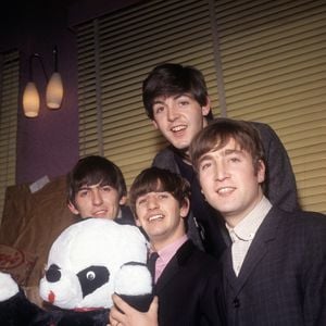 Les Beatles dans les coulisses à Manchester. George Harrison, Ringo Starr, Paul McCartney et John Lennon. Photo par PA Photos/ABACAPRESS.COM