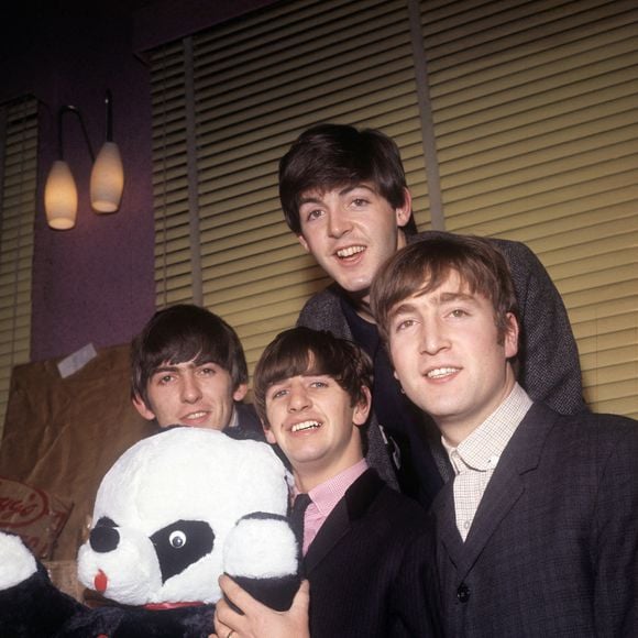 Les Beatles dans les coulisses à Manchester. George Harrison, Ringo Starr, Paul McCartney et John Lennon. Photo par PA Photos/ABACAPRESS.COM