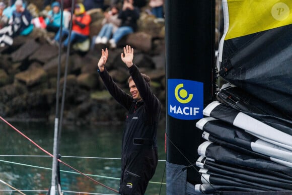 Charlie Dalin lors de la 10ème édition du Vendée Globe aux Sables d'Olonne le 10 novembre 2024.