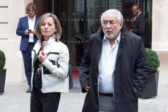 Dominique Strauss-Kahn et Myriam L'Aouffir quittant l'hôtel Royal Monceau à Paris, France, le 28 septembre 2017. Photo par ABACAPRESS.COM