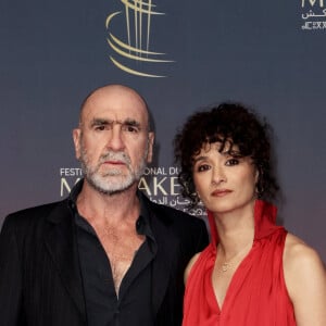 Pour l'occasion, de nombreuses célébrités ont fait le déplacement dont Rachida Brakni et son mari Eric Cantona. 
Eric Cantona et sa femme Rachida Brakni - 21ème Festival du film de Marrakech au Maroc le 1er décembre 2024. © Dominique Jacovides/Bestimage