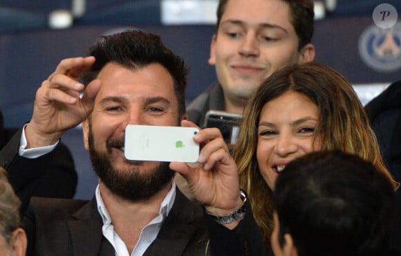 Michaël Youn et Isabelle Funaro au match Paris Saint-Germain/Olympique de Marseille, le 4 octobre 2015.