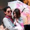 Katie Holmes et Suri Cruise en tutu à New York pour aller manger au Pain Quotidien le 1er avril 2010