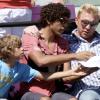 Boris Becker et ses fils Noah et Elias regardent la demi-finale entre Andy Roddick et Rafael Nadal lors du Sony Ericsson Open au Crandon Park Tennis à Biscane en Floride le 2 avril 2010