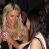 Nicole Richie et Paris Hilton s'expliquent lors du 15ème anniversaire des maillots de bain Victoria's Secret le 25 mars 2010 à Los Angeles