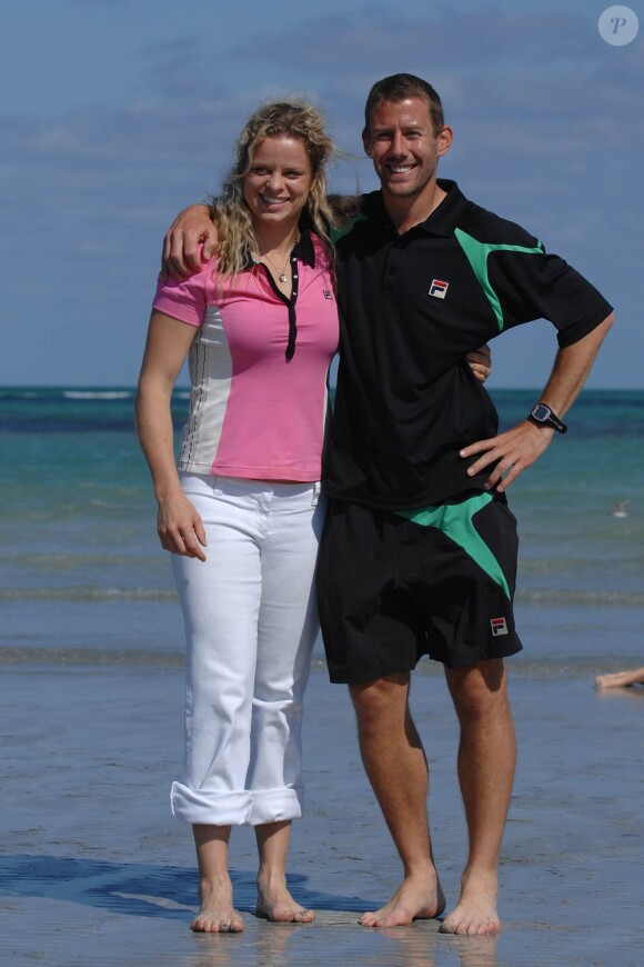 Kim Clijsters revient dans le Top 10 à la faveur de sa victoire à Key Biscane, Miami, le 3 avril 2010. Un triomphe sous les yeux de sa petite Jada, dans les bras de sa mamie !