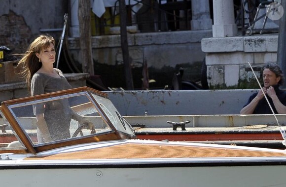 Angelina Jolie sur le tournage de The Tourist à Venise le 9 avril 2010