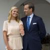 11 août 2009 : Madeleine de Suède, Jonas Bergström et le couple royal annonçaient les fiançailles de la princesse et de l'avocat...