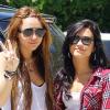 Après-midi entre copines pour Miley Cyrus et Demi Lovato, à Beverly Hills, le 25 avril 2010 !