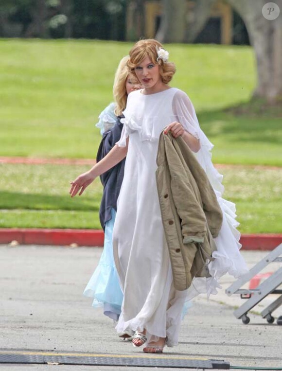 Milla Jovovich en plein tournage de Dirty Girl à Los Angeles