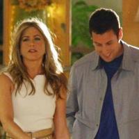 Jennifer Aniston est irrésistible : Adam Sandler ne peut s'empêcher de l'embrasser !