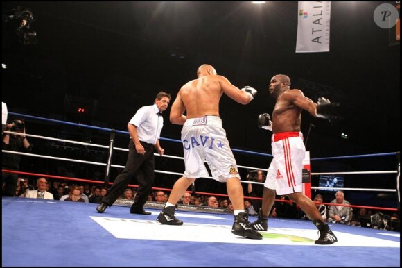 Combat de boxe à la Halle Garnier, à Paris, le 6/05/2010.