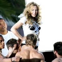 Kylie Minogue : pour le tournage de son clip, sensualité et sexy sont au rendez-vous !