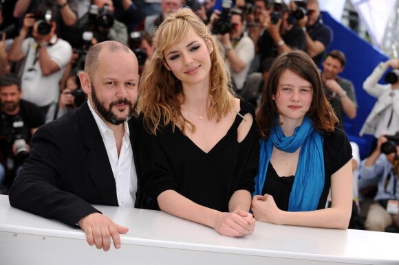 L'équipe du film lors du photocall de L'Autre Monde. A Cannes, le 16 mai 2010.