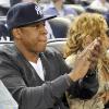 Jay-Z et Beyoncé, ainsi que la grand-mère du rappeur, au Yankee Game à New York, le 14 mai 2010