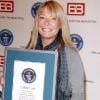 La productrice Rhonda Friedman est là pour recevoir le prix de la série la plus populaire pour Amour, Gloire et Beauté (18 mai 2010 à Los Angeles)