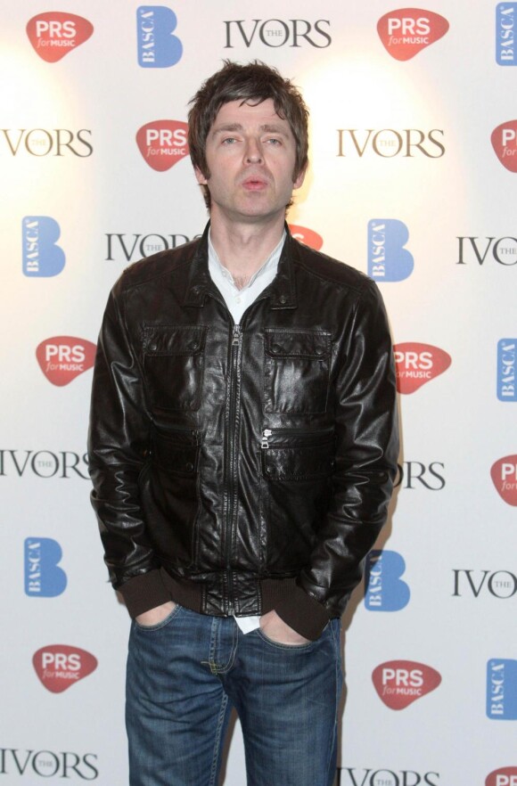 Noel Gallagher arrive aux Ivor Novello Awards, le  20 mai 2010.