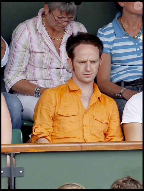 Mathias Malzieu lors de la trosième journée du tournoi des internationaux de tennis de Roland Garros le 25 mai 2010