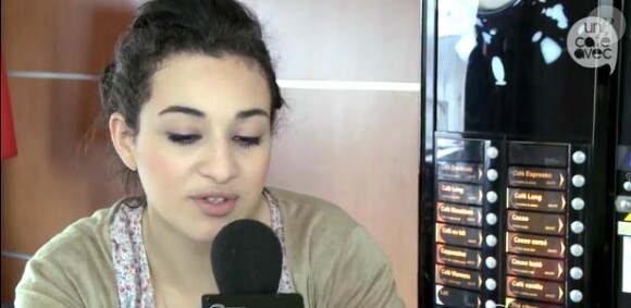 Camélia Jordana au micro de 3ème Gauche