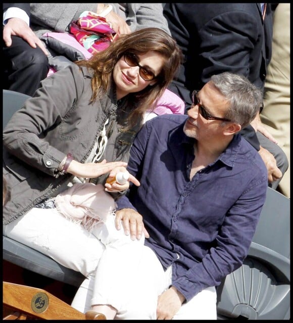 Emmanuelle Devos et Jean-Pierre Lorit, à Roland-Garros, le 31 mai 2010.