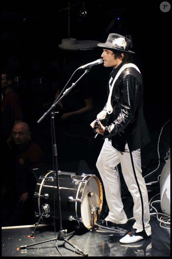Johnny Hallyday et Laeticia au concert de Matthieu Chedid, à L'Olympia, le 27 mai 2010 !