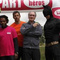 Bernard Le Coq, Michel Cymes et Bernard Diomède ont couru avec... Batman !