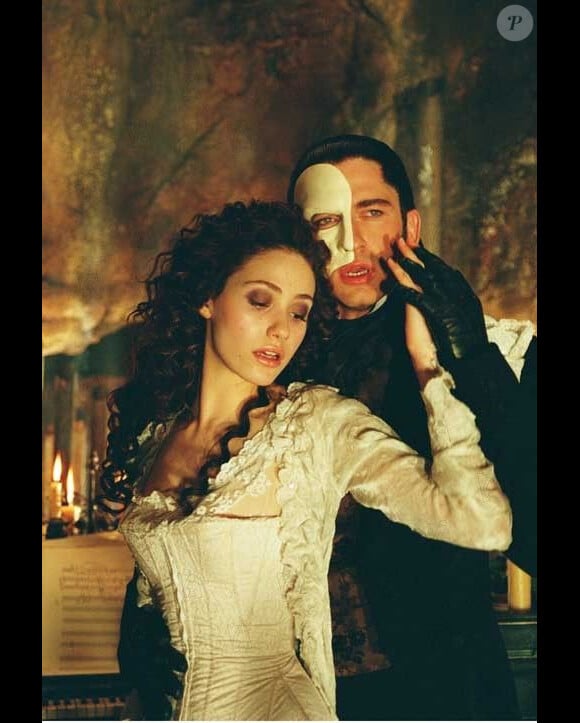 Gérard Butler et Emmy Rossum dans Le fantôme de l'Opéra.