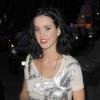 Katy Perry et son fiancé Russell Brand arrivent au restaurant Cipriani dans le quartier de Mayfair à Londres pour un dîner romantique le 25 juin 2010