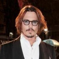 Regardez Johnny Depp dans son costume de reptile en pleine crise identitaire !