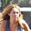Miley Cyrus, entourée de quelques amis, se promène dans les rues de Los Angeles, vendredi 2 juillet.