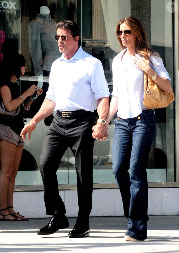 Sylvester Stallone et Jennifer Flavin dans les rues de Beverly Hills, le 2 juillet 2010