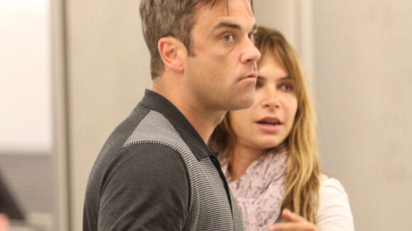 Robbie Williams est-il galant avec sa fiancée ? Ah non, non !