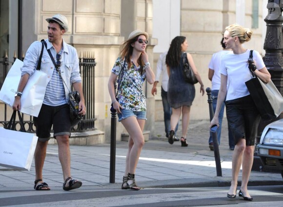 Leighton Meester et quelques amis à Paris, le 4 juillet 2010