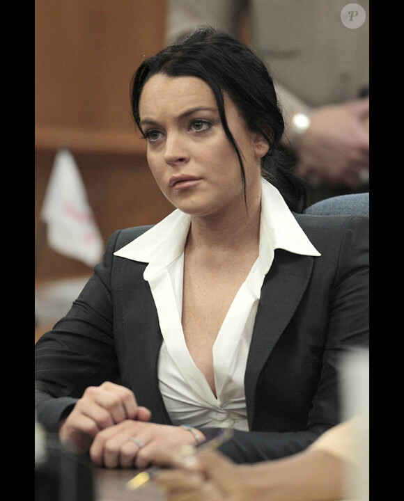 Lindsay Lohan le 25 mai 2010, entendue devant le tribunal de Beverly Hills pour non-respect de sa mise à l'épreuve