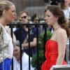 Blake Lively et Leighton Meester sur le tournage de Gossip Girl, avenue Montaigne à Paris. Le 9 juillet 2010