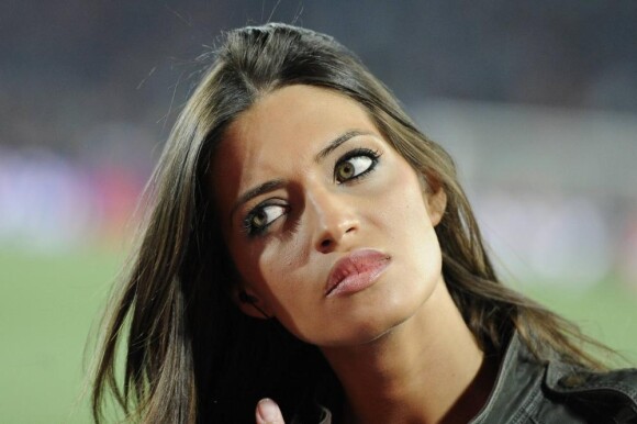 La jolie Sara n'est autre que la girlfriend d'Iker Casillas, le gardien de but de l'Espagne.