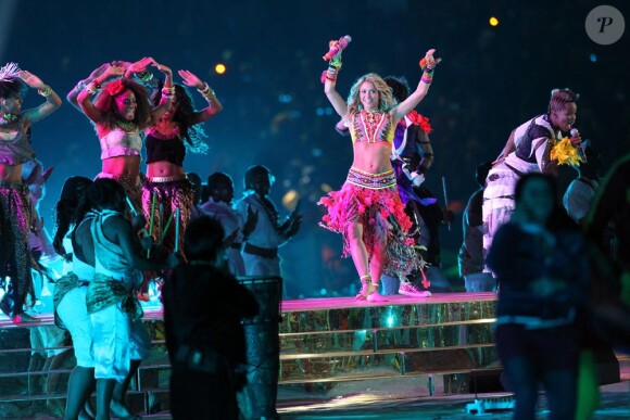 Shakira et ses danseurs, les éléphants articulés, toute l'ambiance de la cérémonie de clôture de la Coupe du Monde de football le 11 juillet