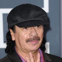 Carlos Santana fait sa demande en mariage... sur scène ! La preuve !