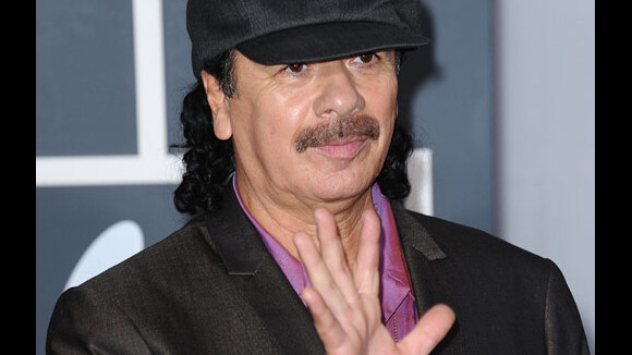 Carlos Santana fait sa demande en mariage... sur scène ! La preuve !