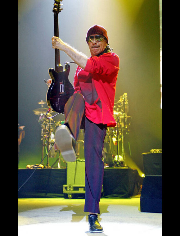 Carlos Santana en concert à Los Angeles en avril 2008