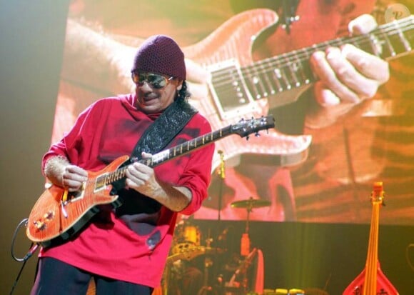 Carlos Santana en concert à Los Angeles en avril 2008