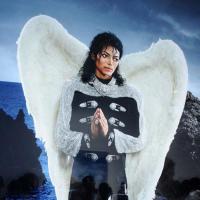 Le photographe David LaChapelle idéalise Michael Jackson et dévoile le sein de Naomi Campbell !