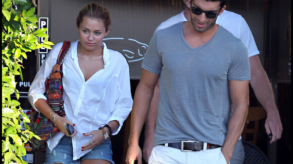 Miley Cyrus : Accro à son chéri... elle a déjà ses petites habitudes !