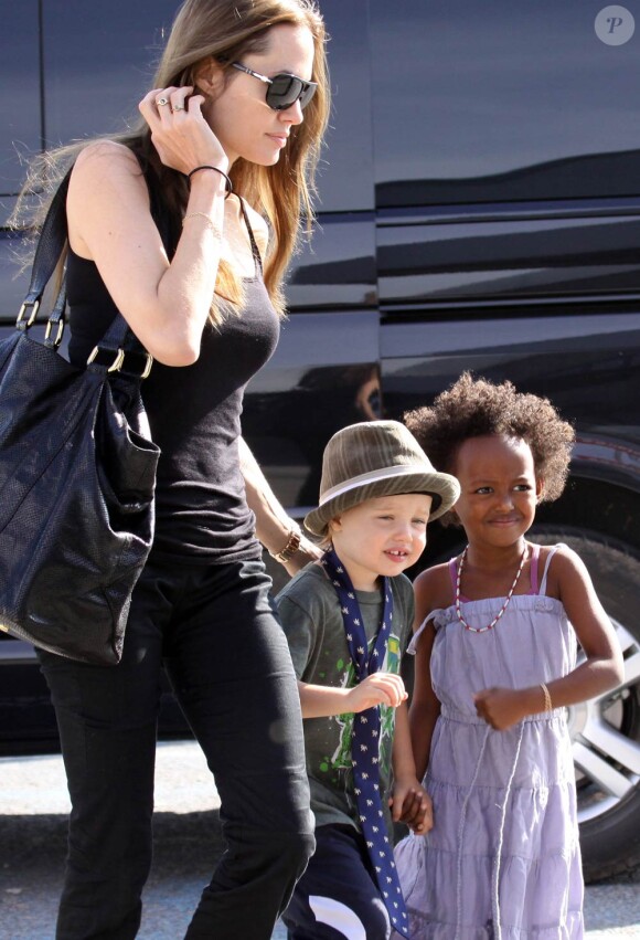 Angelina Jolie en compagnie de Shiloh et Zahara