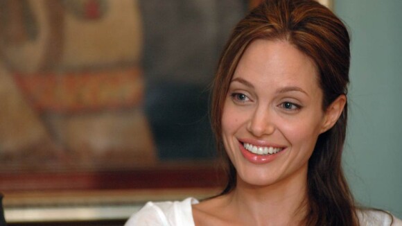 Angelina Jolie : Ses amours, son métier, sa vie, son Brad Pitt... Elle dit tout !