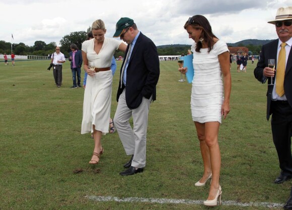 Le 17 juillet 2010, le Asprey World Class Polo, dans le Surrey, a vu le prince Harry et Katie Price s'affronter sur le terrain. Dans le public, de prestigieux spectateurs, comme Albert de Monaco et Charlene, ou Ronnie Wood et sa jeune Ana Araujo.