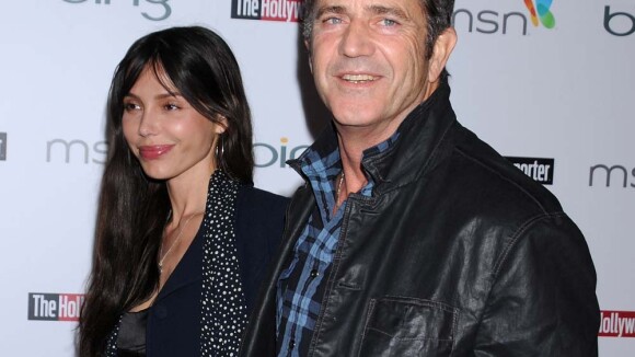 Mel Gibson : La photo choc d'Oksana, qui montre ses dents cassées, a été publiée !