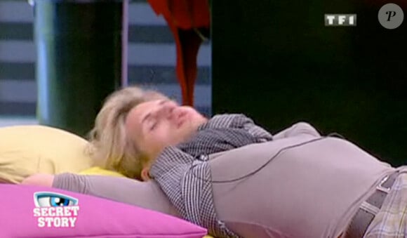 Bastien préfère ne même pas réfléchir à l'énigme du couloir des secrets. 